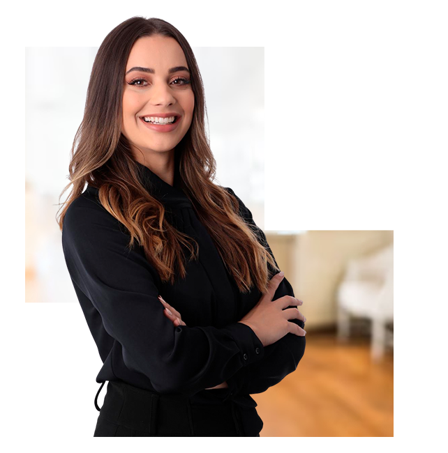 Dra. Ana Repula, cirurgiã-dentista em Curitiba especialista em facetas em resina e harmonização orofacial